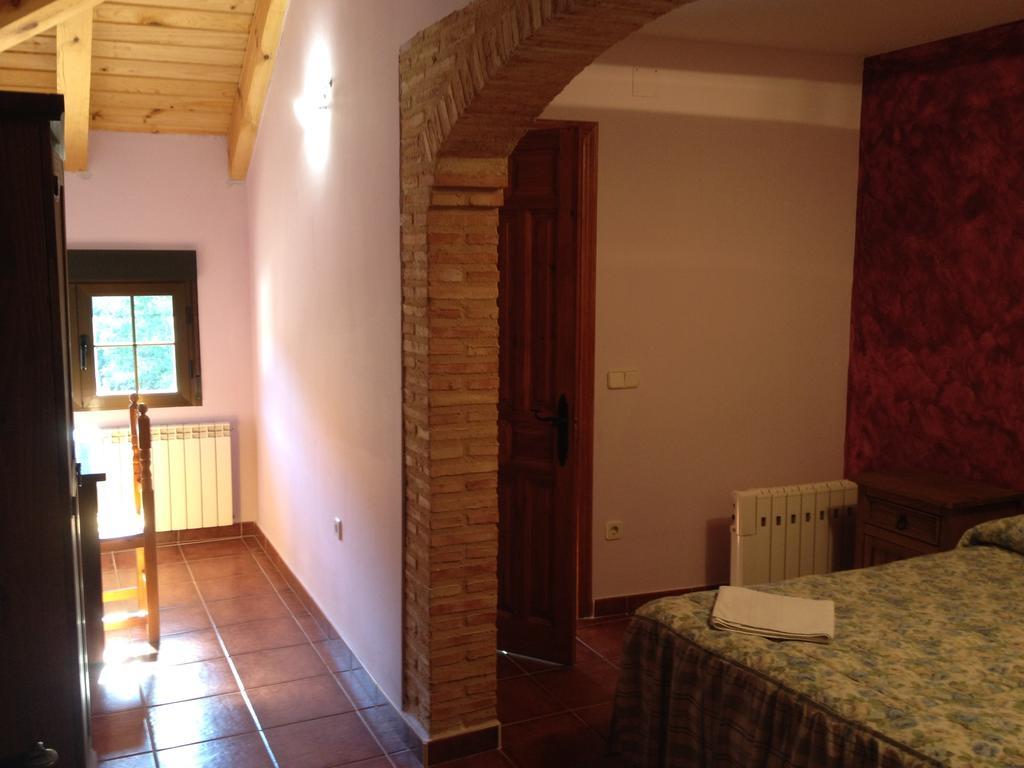 Hospedaje Rural Casa Parri Поведа-де-ла-Сьерра Номер фото